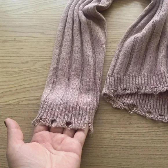 🆕Freshman Pink Distressed Edge Sweater  L🆕 - Picture 5 of 12